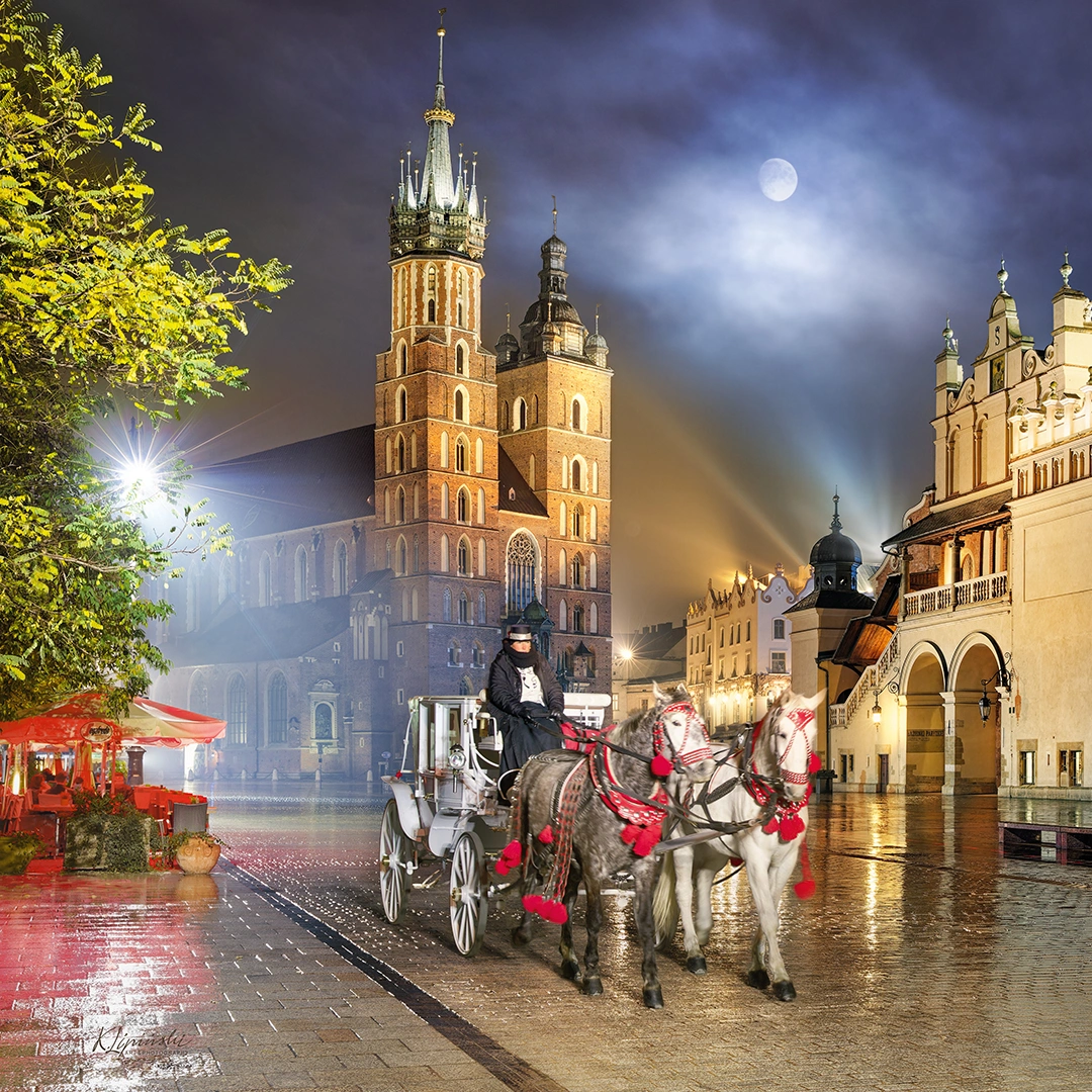 Night scenery of the Main Market Square in Cracow big picture